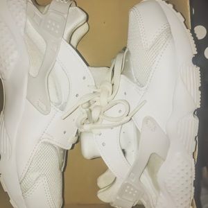 Nike White Huarrache Run